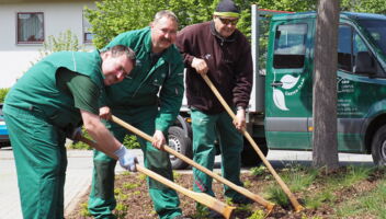 Titelbild des neuen Campus Mensch Magazins: 25 Jahre Gartenteam